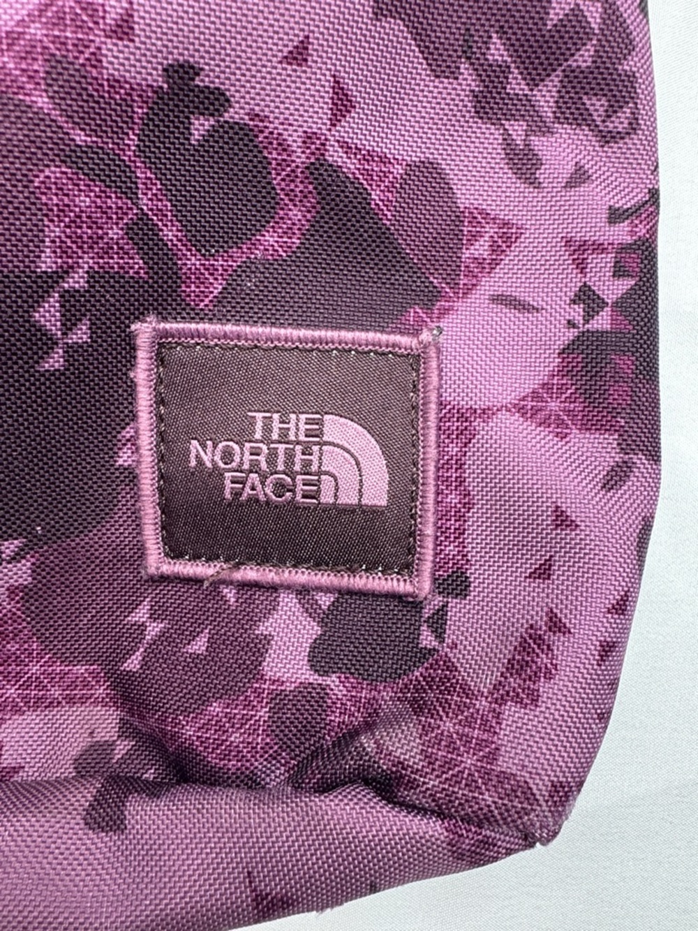 The North Face Purple camo Print Shoulder Bag messenger crossbody cross body - Picture 2 of 9